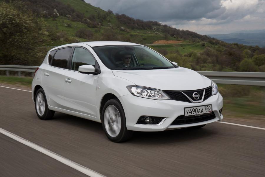  Nissan Tiida 2015 года  (CIS) (фото 15 из 30)
